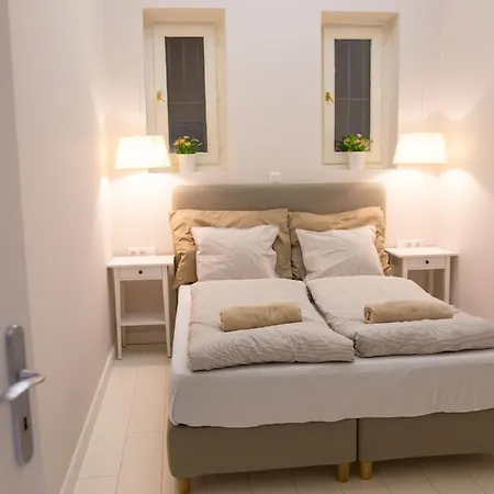 Hidden Modern Getaway With Two Bedroom Behind Opera House Budapest Exterior photo