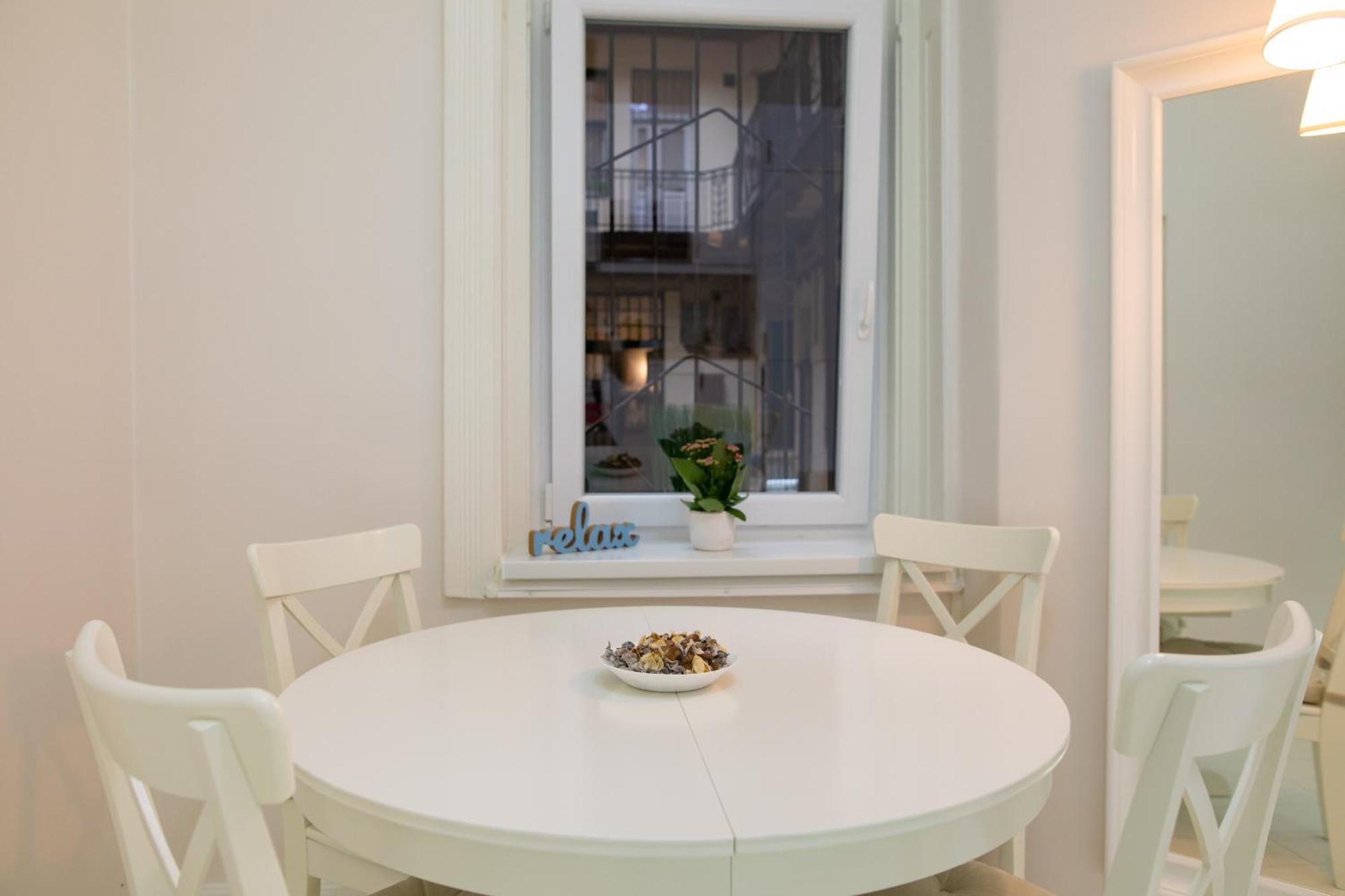 Hidden Getaway With Two Bedroom By The St Stephen's Basilica בודפשט